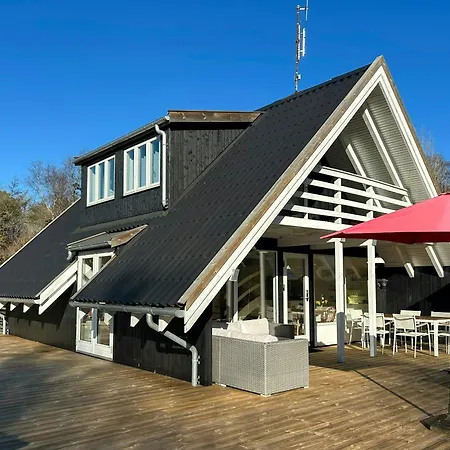 Semesterbostad Summer House With 100 M² Terrace Near Gilleleje Vejby